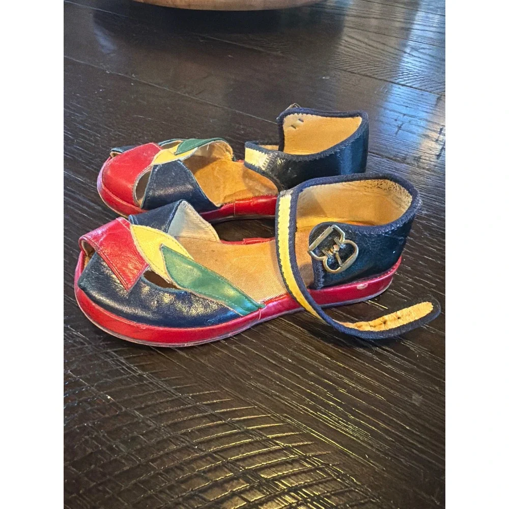 Vintage Girls Leather Sandals Size 7.5 Color Block Leather Display Decor Shoes
